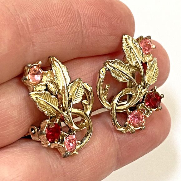 Vintage Clip On Earrings Mid Century Goldtone & Pink Rhinestones Filigree Floral - Picture 5 of 6
